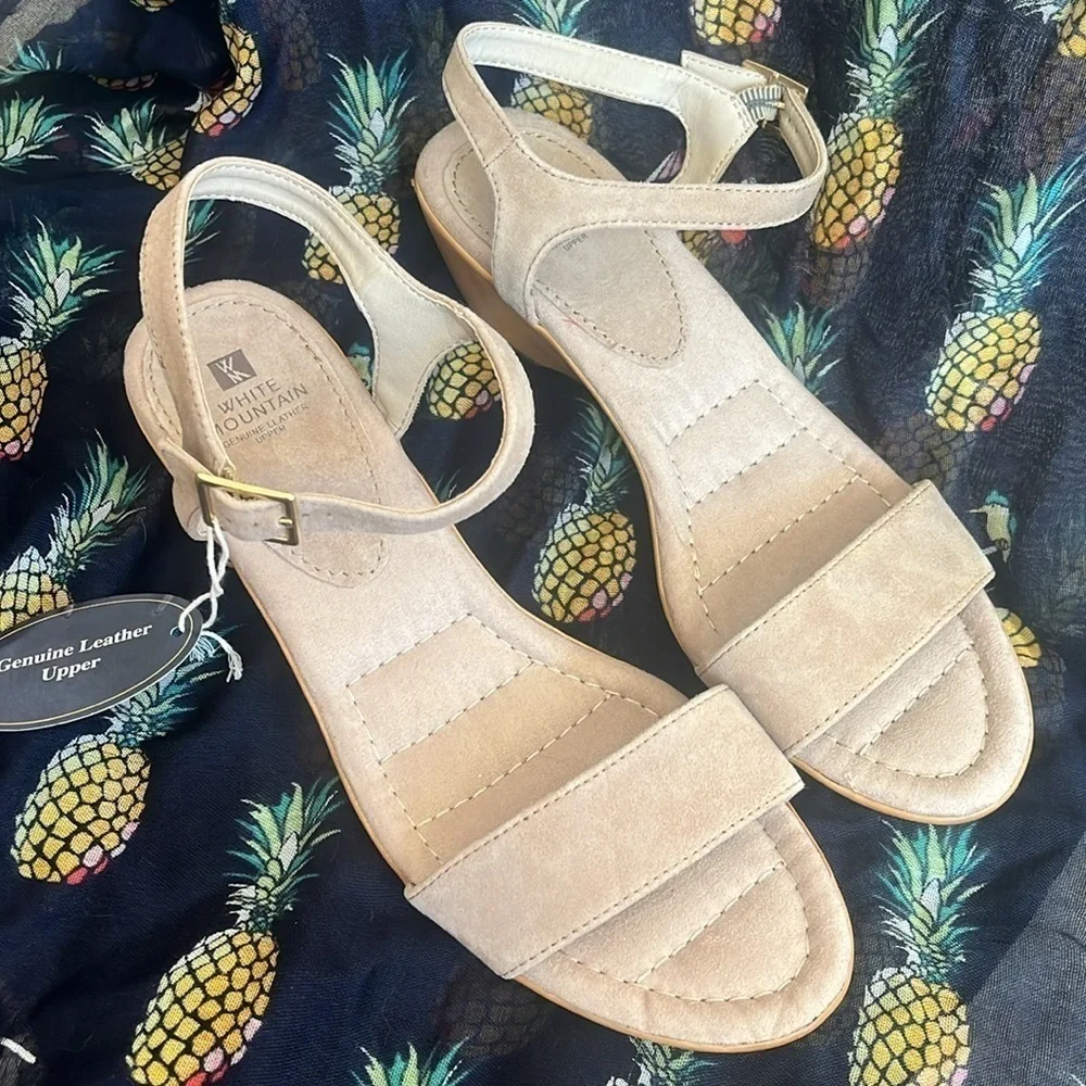 Brand New White Mountain Genuine Leather Neutral Wedge Heel Ankle Strap Sandals